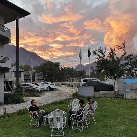 Eat And Read Hotel Skardu Exterior foto