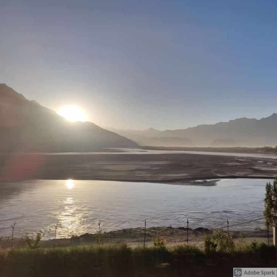 Eat And Read Hotel Skardu Exterior foto